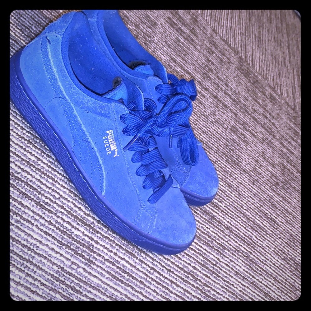 Blue suede Pumas